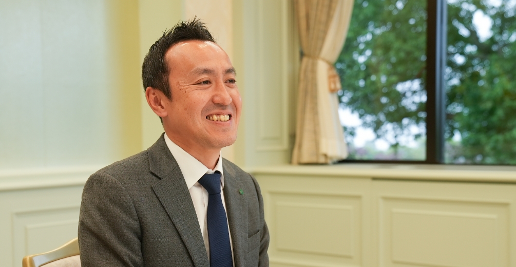 佐治 重仁