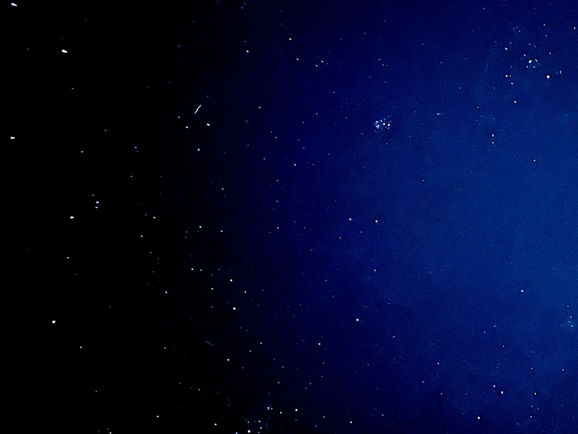 たくさんの星が写る夜空の写真