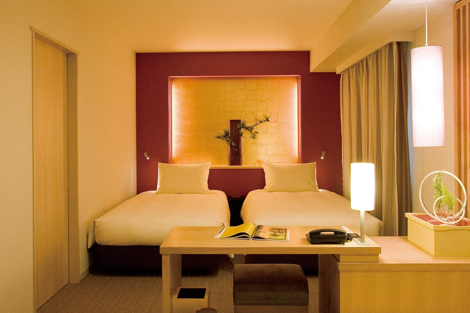 梅の花をモチーフとしたレディースフロア