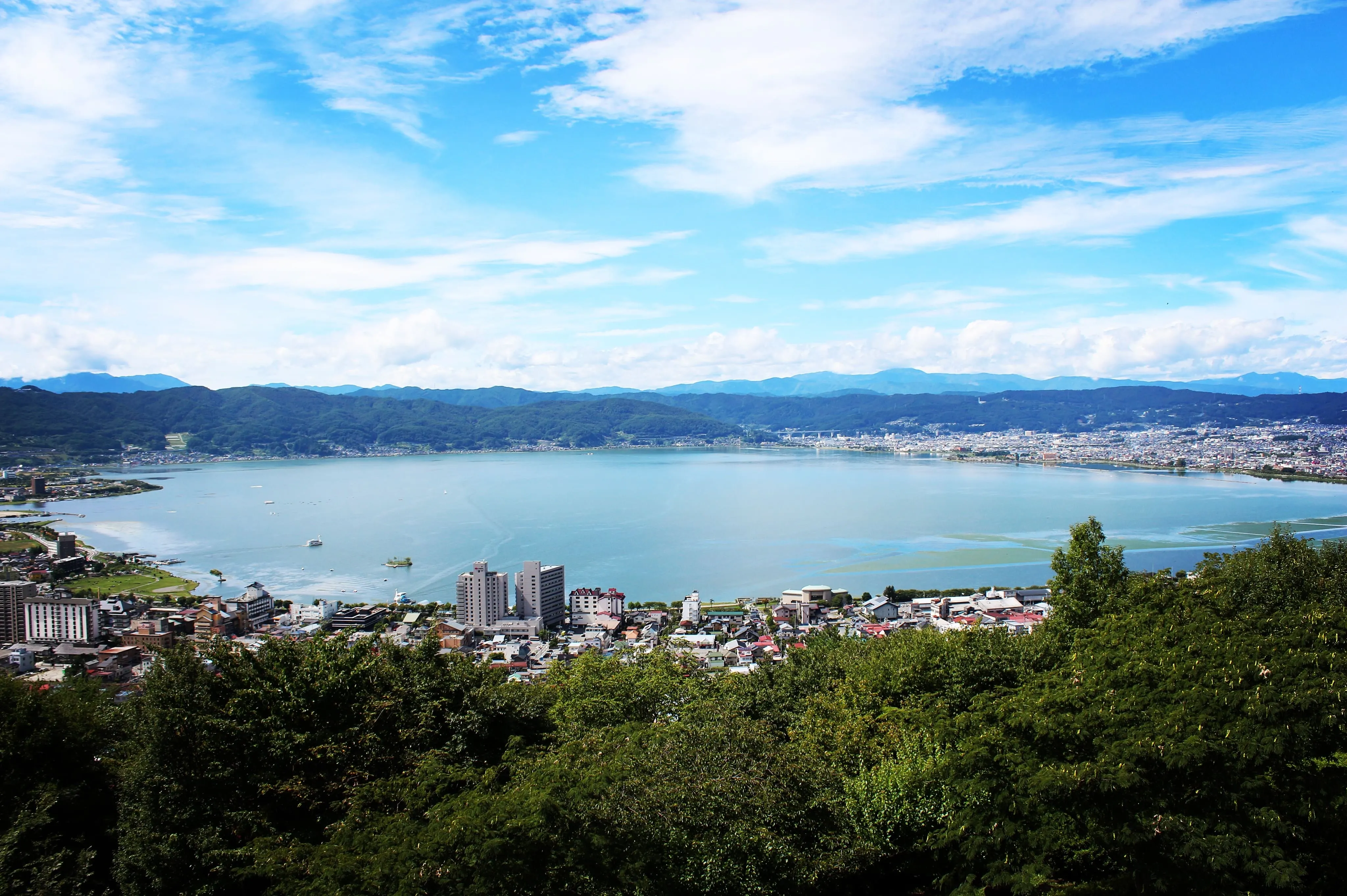 諏訪湖の風景
